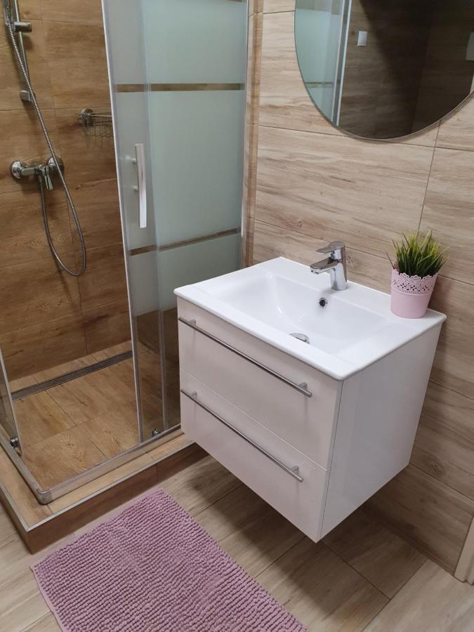 Pinkoczi Apartmanhaz Appartement Balatonalmádi Buitenkant foto