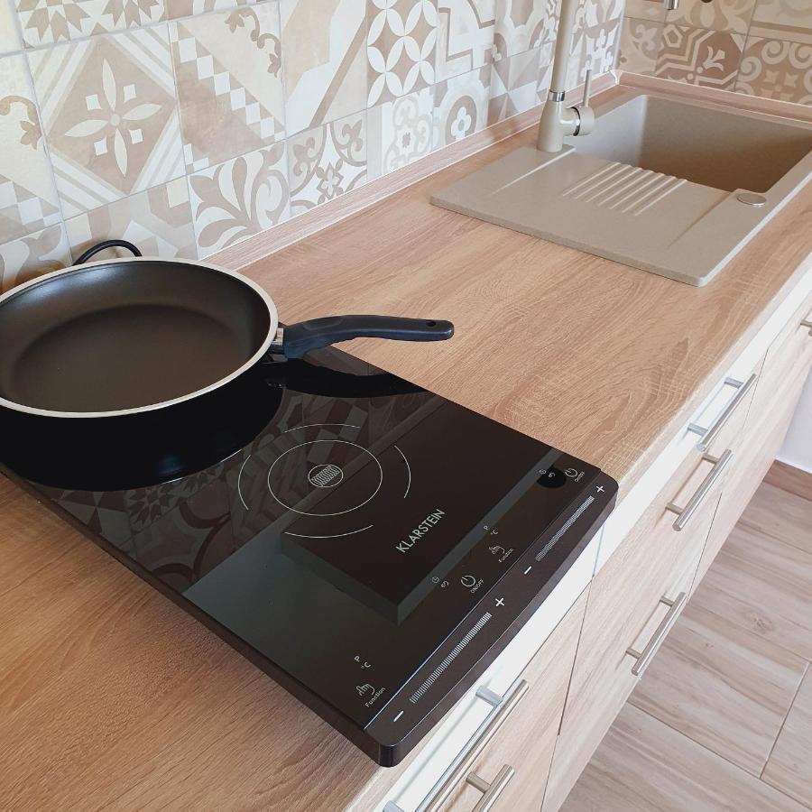 Pinkoczi Apartmanhaz Appartement Balatonalmádi Buitenkant foto